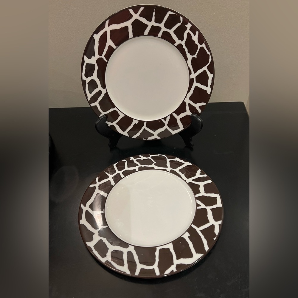 2 Mikasa Color Studio White Black Giraffe Animal Print Bone China 8.5” Plates 2